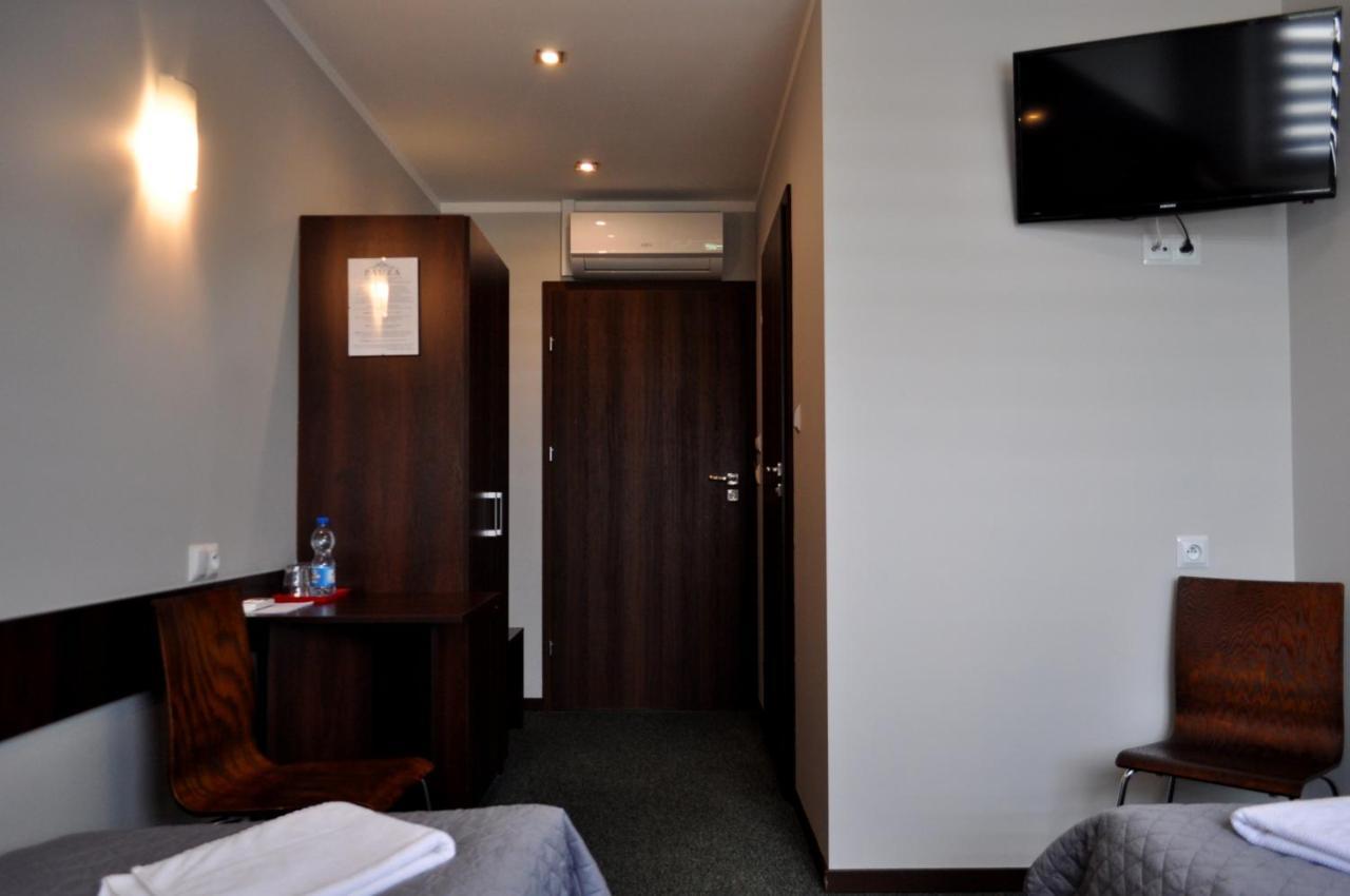 Hotel Pauza 波德拉谢地区拉曾 外观 照片