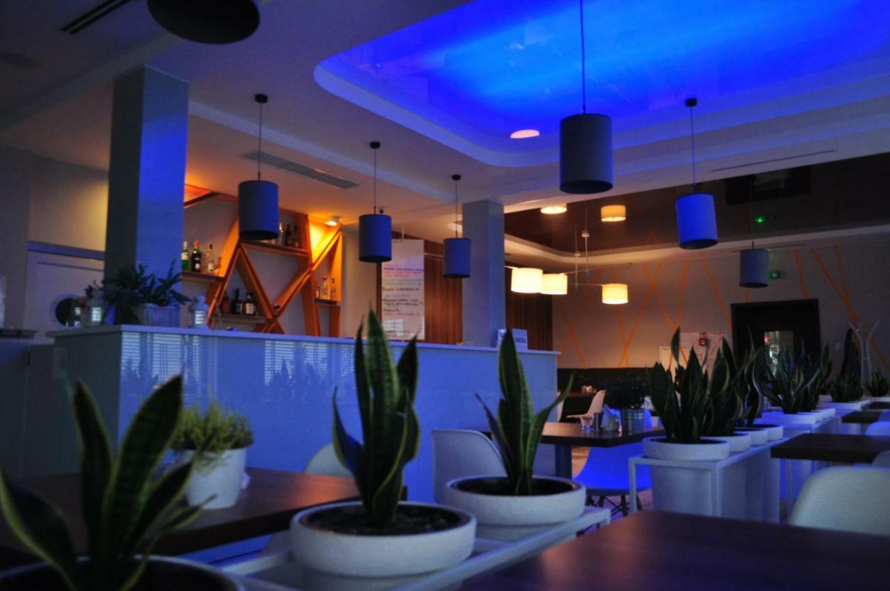 Hotel Pauza 波德拉谢地区拉曾 外观 照片
